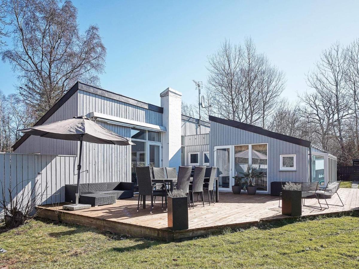 8 Person Holiday Home In Nex Neksø Exteriör bild